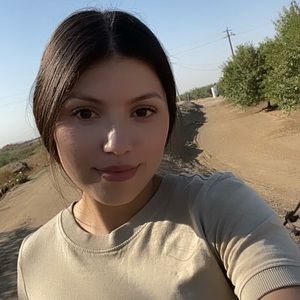 Meet your Posher, Cristina